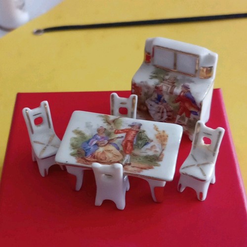 Ensemble table chaises - et,