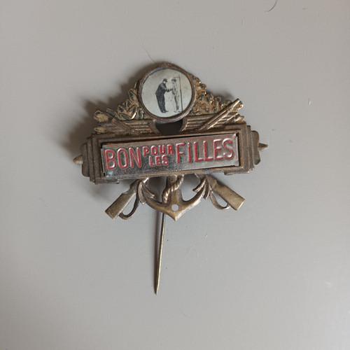 Ancienne épingle insigne - , de