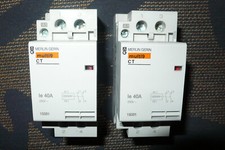 CONTACTEUR 2 CONTACTS NO (à fermeture) 40AMPERE MERLIN GERIN 15381 BOBINE 22OVac