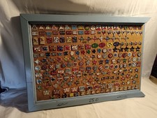 Lot de 250 pin’s de