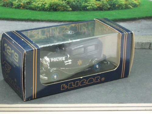 Ford véhicule de police - v,