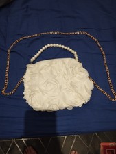sac blanc de cérémonie avec