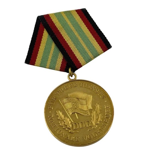 Médaille rda nva pour - pour, loyaux