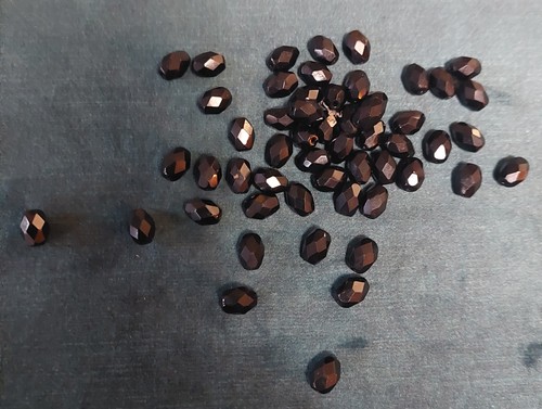 Lot cinquante quatre perles - lot,