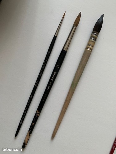 Trois pinceaux pour