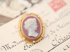 French 18k gold agate cameo