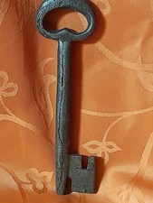 clé ancienne en fer forgé époque 18/19é siécle haute - époque coffre chateaux