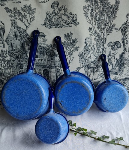 Anciennes casseroles - anciennes,