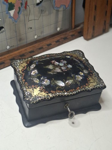 Coffret bijoux napoléon - À,
