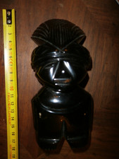 statuette obsidienne noire