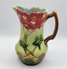 Pichet en barbotine émaillée à décor floral d’Orchies Art Nouveau