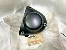 Cache pompe à huile Yamaha DT100 DT100X MX100 MX175 RT100 YZ125 NOS P/N 1X0-1...