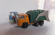 majorette et rail route .camions Bernard .Camion poubelle et camion plateau .