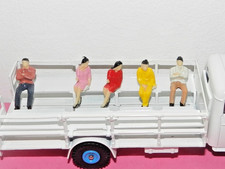 Rare 5 Petites Figurine  Homme Femme conductueur passager Dinky Toys Corgi cij .