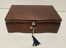 Boîte À Bijoux En Vrai Bois De Noyer Avec Clé Luxe 22X14X7 Unique Neuf