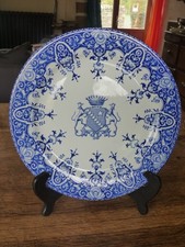 ASSIETTE PLATE EN FAIENCE GIEN 19EME ARMOIRIES BLASON HERALDIQUE COURONNE