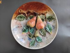 Ancienne assiette en barbotine