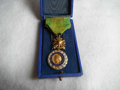 Médaille insigne 1870 argent