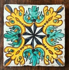 Carrelage valencien avec rose des vents.  Tuiles valenciennes. S.XVII