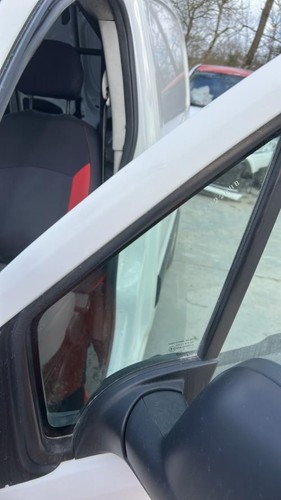 Custode avant gauche - , (porte)