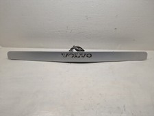 Cache lumière plaque