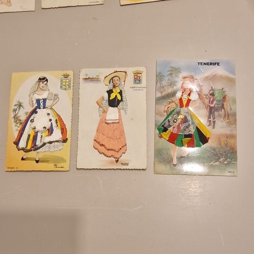 Lot cartes postales brodées - lot,