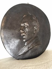 bas relief en bronze