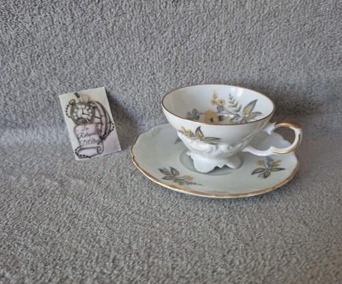 Tasse sous en - tasse,