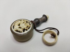 Flacon de tabac à priser en os gravé