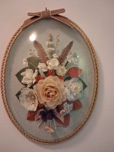Cadre bombé avec fleurs - , en