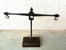 n°21) old tool / outil ancien  BALANCE A TRÉBUCHET FORGÉE XVIIe DÉCORÉE  