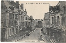 FR02 VERVINS Republique Rue