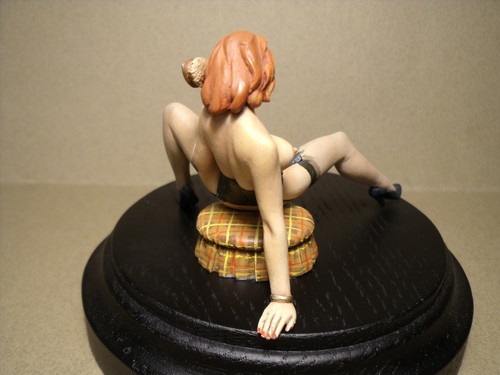 Figurine girl sophie - 1/18,