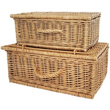 Deux valises en osier fermées à clé, malles en osier faites à la main