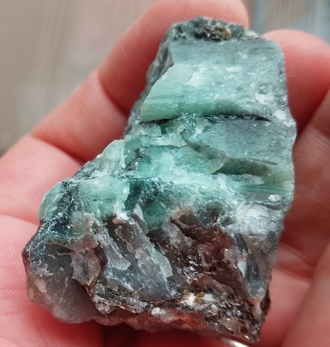 49.2gr 43x36x30mm émeraude du