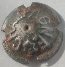 Ancienne Capsule de Champagne à encoches Étoile 6 Branches 1 Point Dans L'étoile