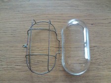 ancienne lampe, grille et