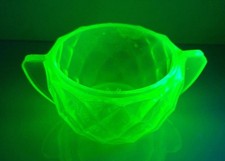 ancien pot oreille ouraline manganese verre jaune vert art deco uranifere 1900 