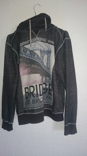 Sweat capuche une - sweat,
