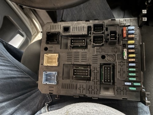 Boîtier bsi citroën jumpy - boîtier,