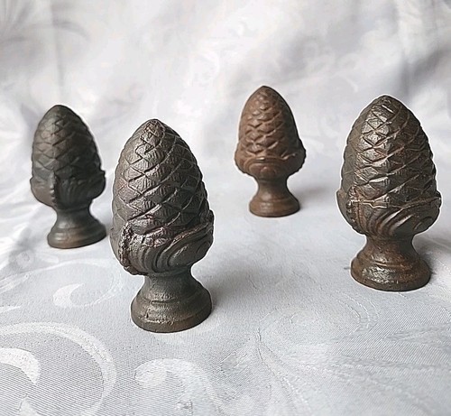 Anciennes pommes pin - 4, en