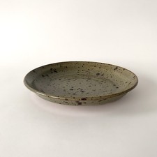 Assiette en grès émaillé pyrité de Claude Champy – Céramique contemporaine signé