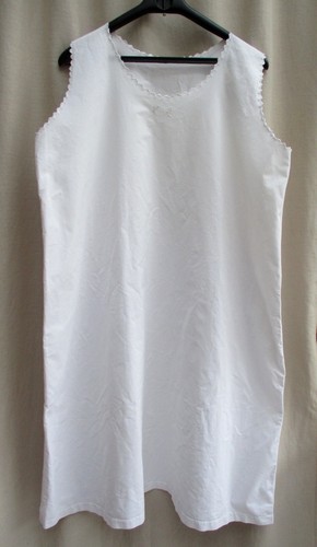 Chemise ancienne brodée