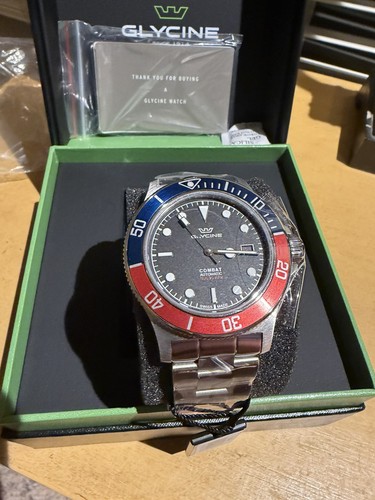 Glycine men combat sub - glycine,