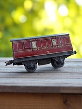 Ancien Wagon Train en tôle à restaurer