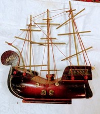 Ancienne maquette de bateau