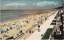 CPA CABOURG Perspective de la Plage (1228379)