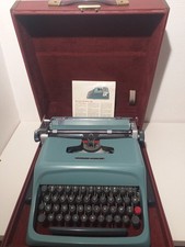 Machine à écrire Olivetti Studio 44 avec mallette