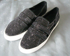 129€ état neuf  T38 paire