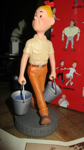 Bob bobette sculpture - &,